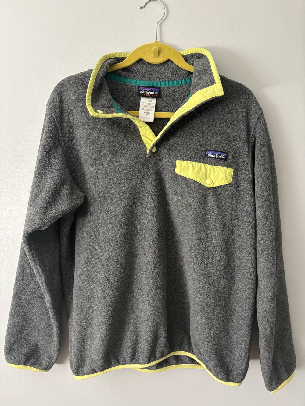 Patagonia Women’s Gray Fleece Synchilla with Green Trim